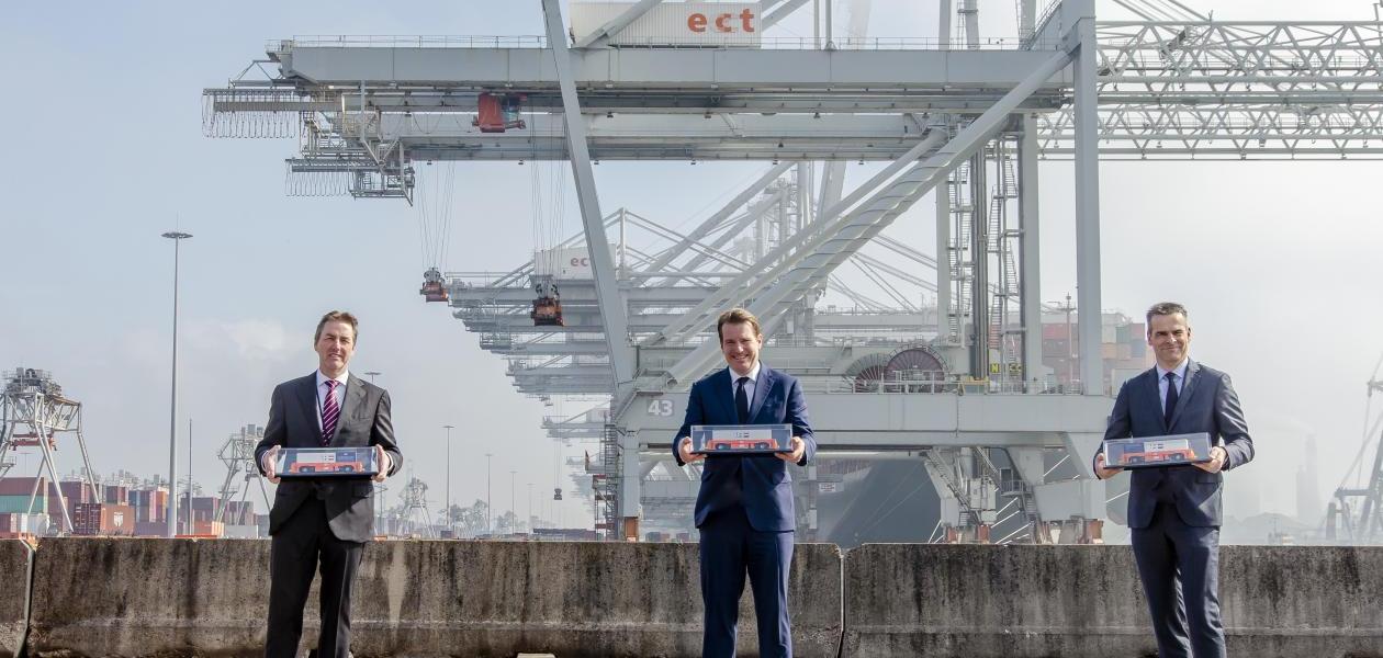 VDL liefert 77 fahrerlose Transportfahrzeuge für den Rotterdamer Hafen