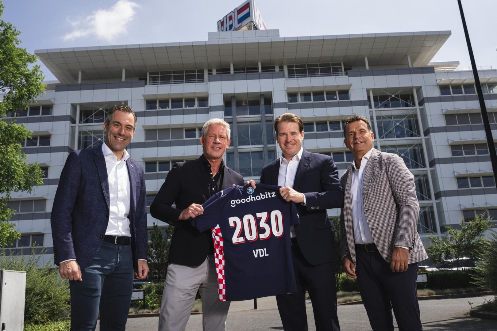 VDL Groep extends sponsorship contracts with PSV and FC Eindhoven by 5 years