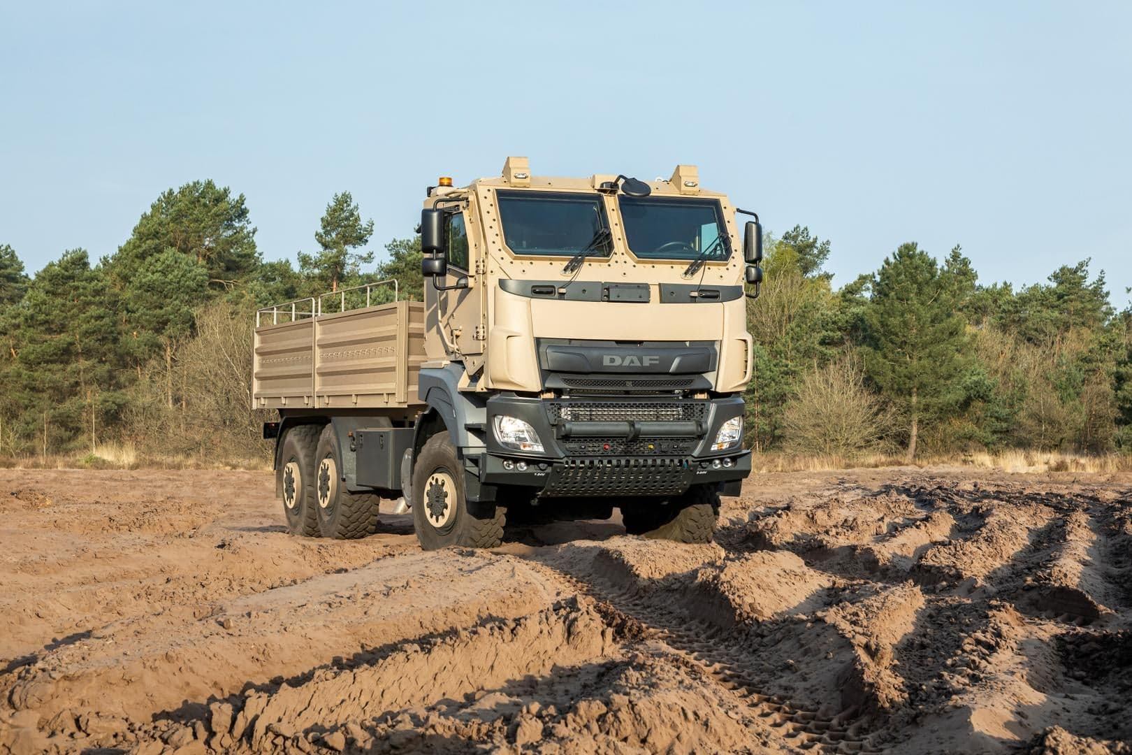 DAF, Tatra und VDL Groep präsentieren einzigartigen Militär-6x6-LKW auf der BEDEX 2026